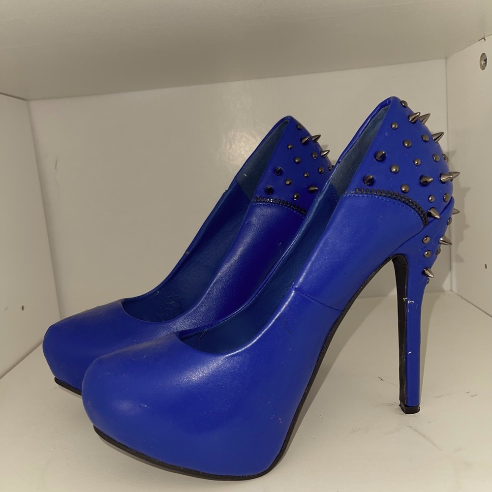 Diva Lounge Blue with Spikes Size 9 Pumps